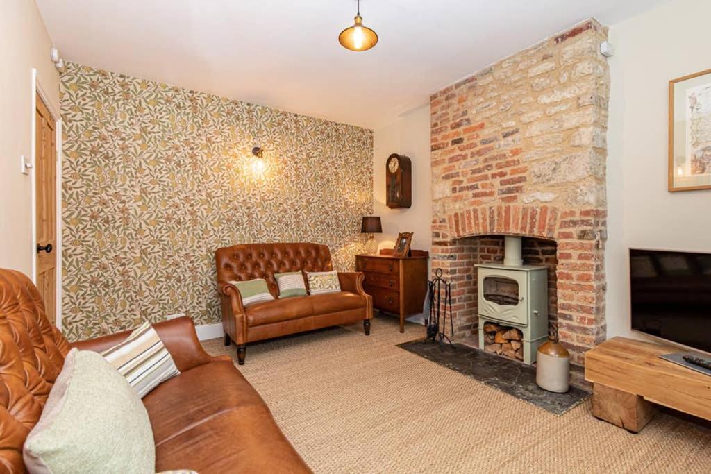 Oxfordshire Living - The Bowler Hat Cottage - Woodstock Dış mekan fotoğraf