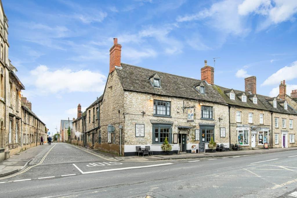 Oxfordshire Living - The Bowler Hat Cottage - Woodstock Dış mekan fotoğraf