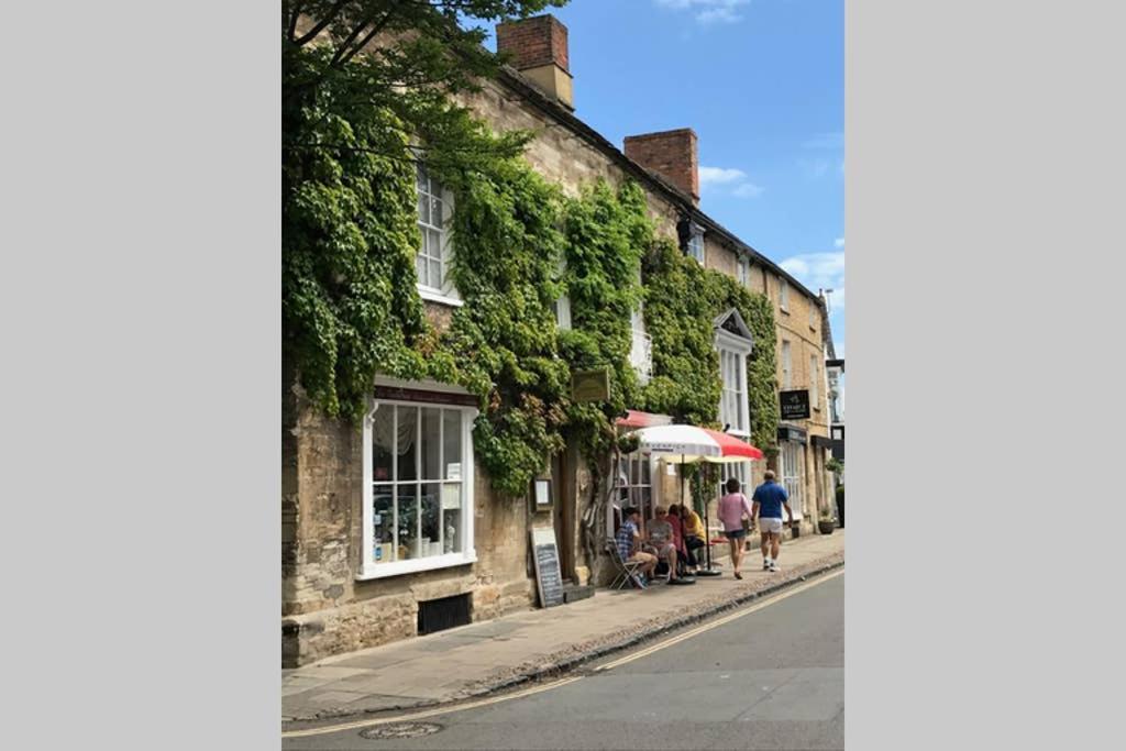 Oxfordshire Living - The Bowler Hat Cottage - Woodstock Dış mekan fotoğraf