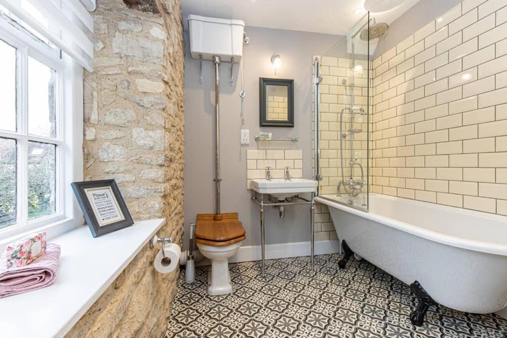 Oxfordshire Living - The Bowler Hat Cottage - Woodstock Dış mekan fotoğraf
